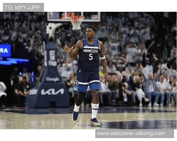 爱德华兹首节表现抢眼9投4中三分球命中率待提升 爱德华兹首节表现抢眼9投4中三分球命中率待提升