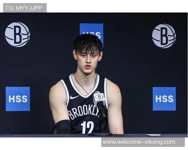 费尔南德斯盛赞曾凡博努力拼搏明日有望迎来首秀机会 费尔南德斯盛赞曾凡博努力拼搏明日有望迎来首秀机会