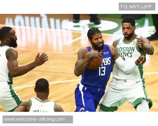 米诺特次节神勇表现五投全中连得12分带领球队一举拉开比分优势 米诺特次节神勇表现五投全中连得12分带领球队一举拉开比分优势