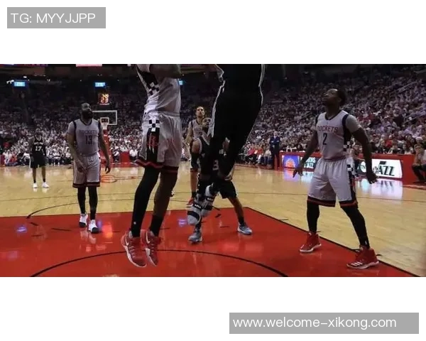 库里谈勇士交易动态表示期待波津加盟并理解截止日的复杂性